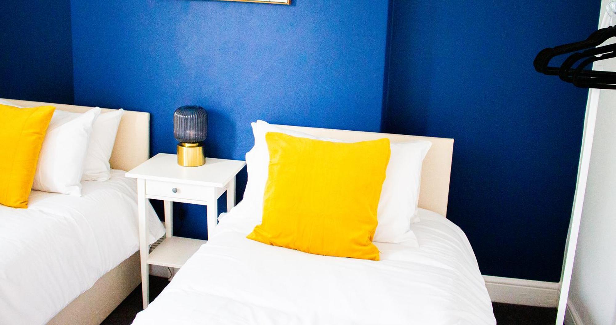 Apartamento 4 Bedroom House, Prime Location, Free Parking *